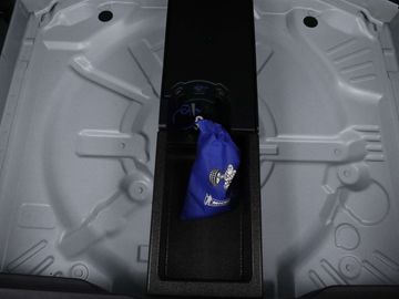 Car image 38