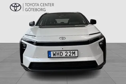 Car image 2