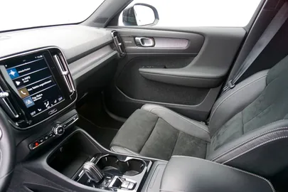 Car image 38