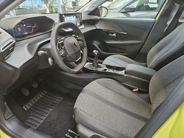 Car image 15