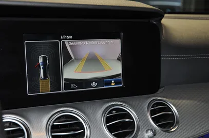 Car image 32