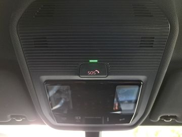 Car image 28