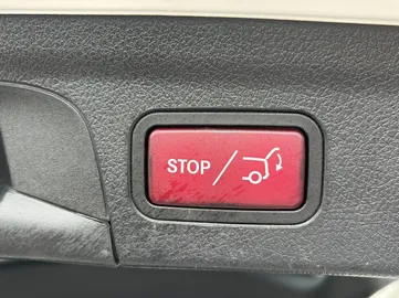Car image 36