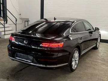 Car image 30