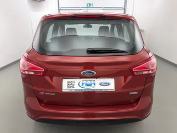 Car image 4