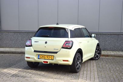 Car image 30