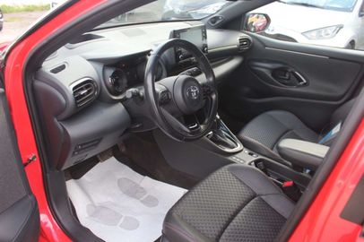 Car image 12