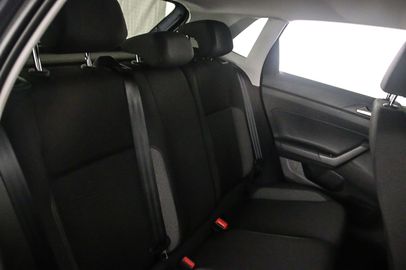 Car image 37