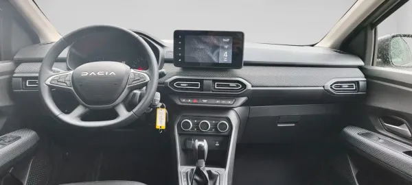 Car image 14