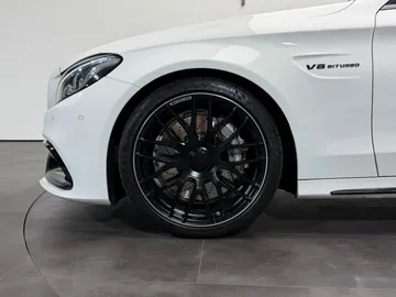 Car image 40