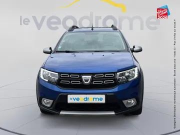 Car image 3