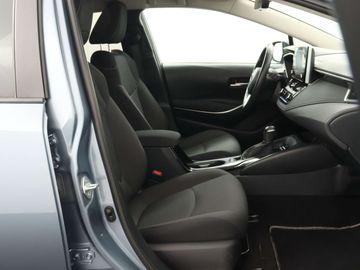 Car image 30