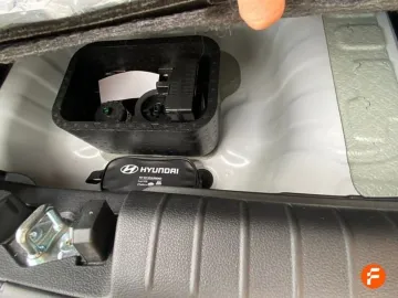 Car image 28