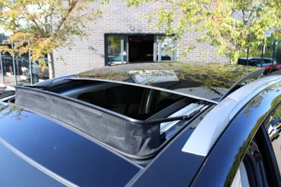 Car image 43