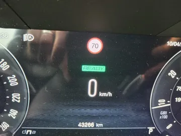 Car image 28