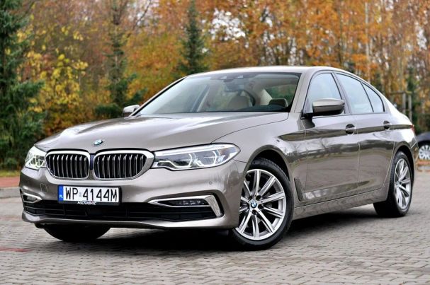 BMW 520d Luxury Line xDrive 140 kW image number 40