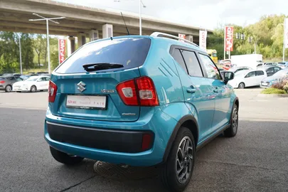 Car image 5