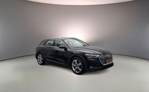 Audi e-tron 55 quattro 300 kW image number 2