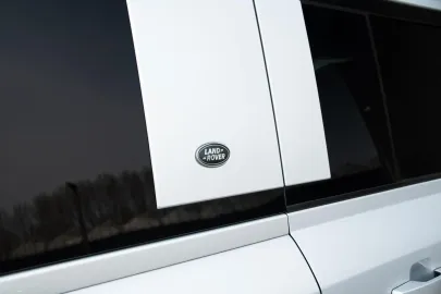 Car image 34