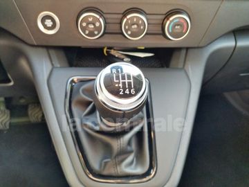 Car image 37