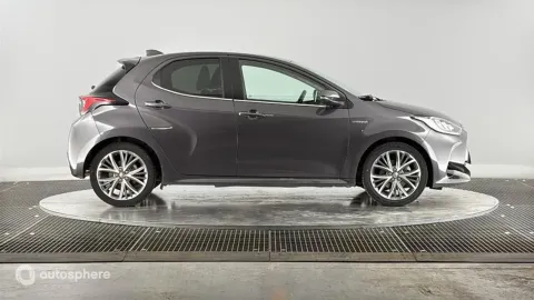 Car image 4