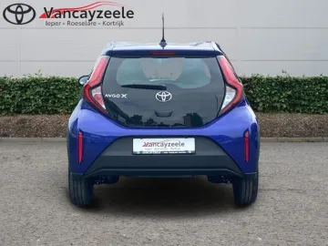 Car image 4