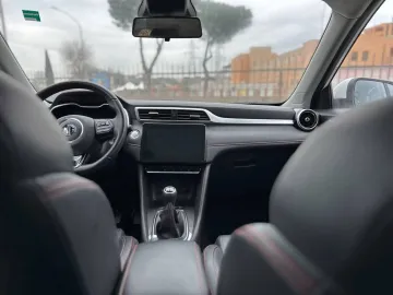 Car image 25