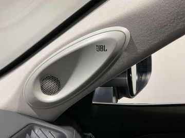 Car image 37