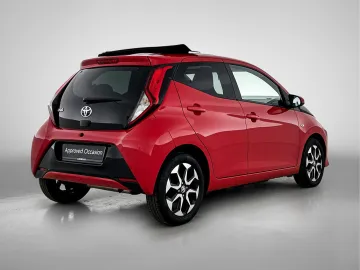 Car image 2