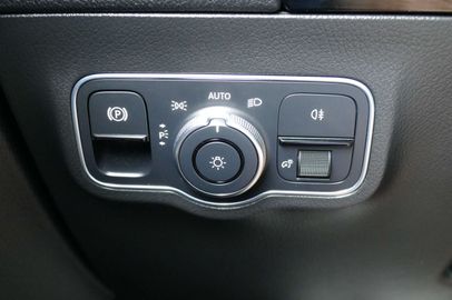 Car image 37