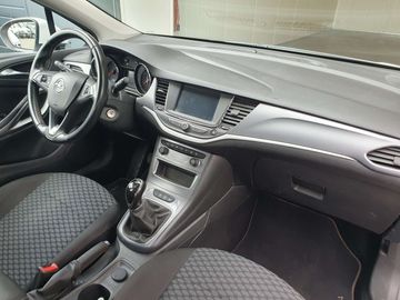 Car image 10