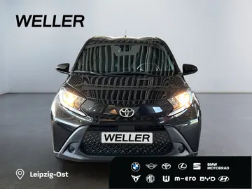 Car image 3