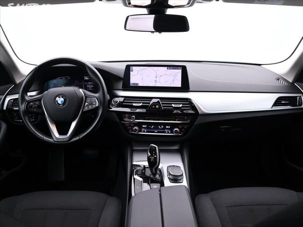 BMW 520d Touring 140 kW image number 38