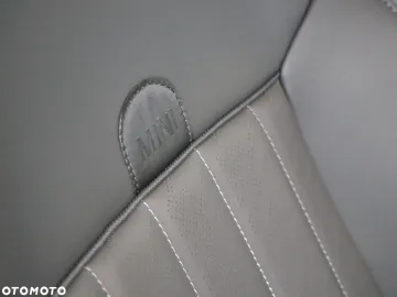Car image 35