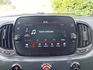 Car image 17