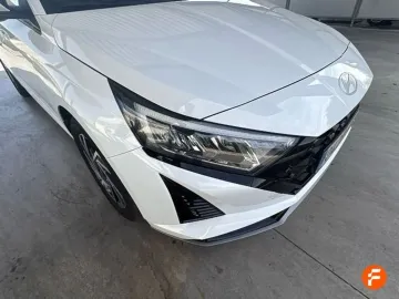 Car image 33