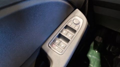 Car image 29