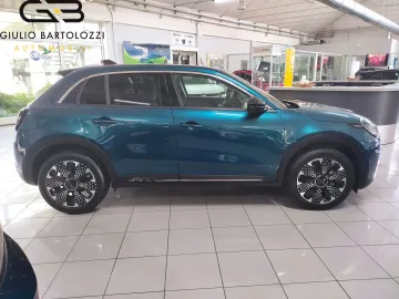 Car image 25