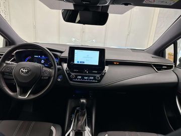 Car image 12