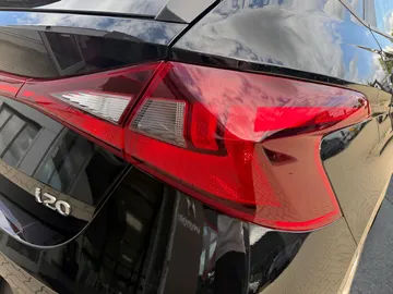 Car image 24