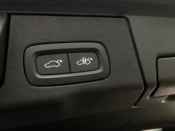 Car image 38