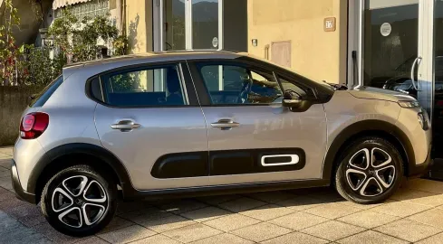 Car image 29