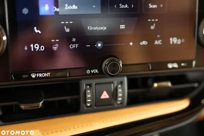 Car image 40
