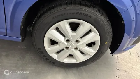 Car image 20