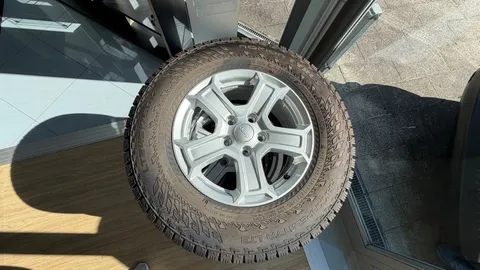 Car image 26