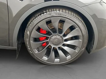 Car image 35