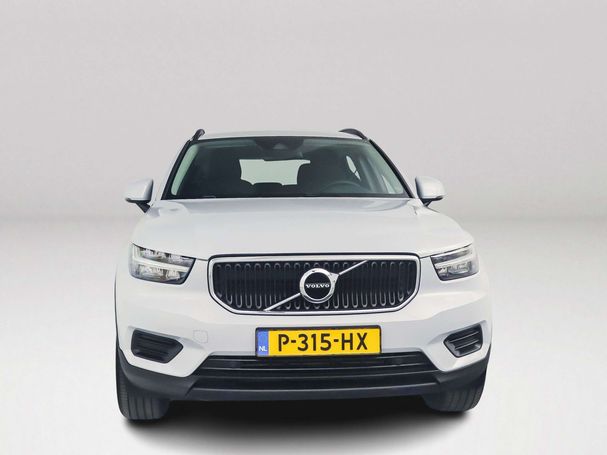 Volvo XC40 T2 Core Momentum 95 kW image number 9