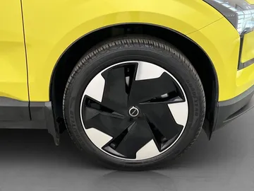 Car image 33