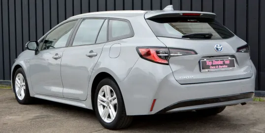 Car image 5