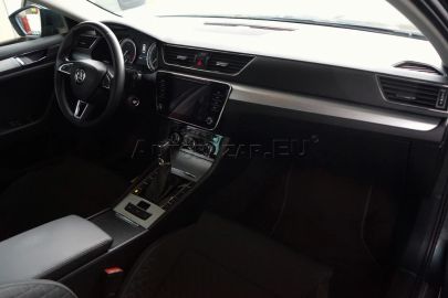 Car image 30